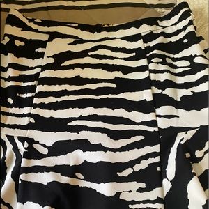 EUC Like BN Only Wore Once Michael Kors  Skirt SZ6